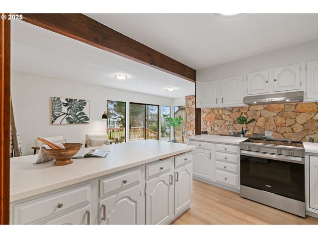 5845 RIDGETOP Ct, Lake Oswego, OR 97035