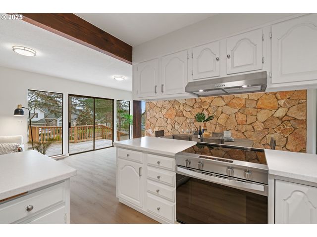 5845 RIDGETOP Ct, Lake Oswego, OR 97035