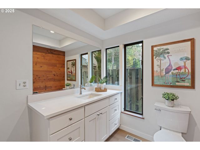 5845 RIDGETOP Ct, Lake Oswego, OR 97035