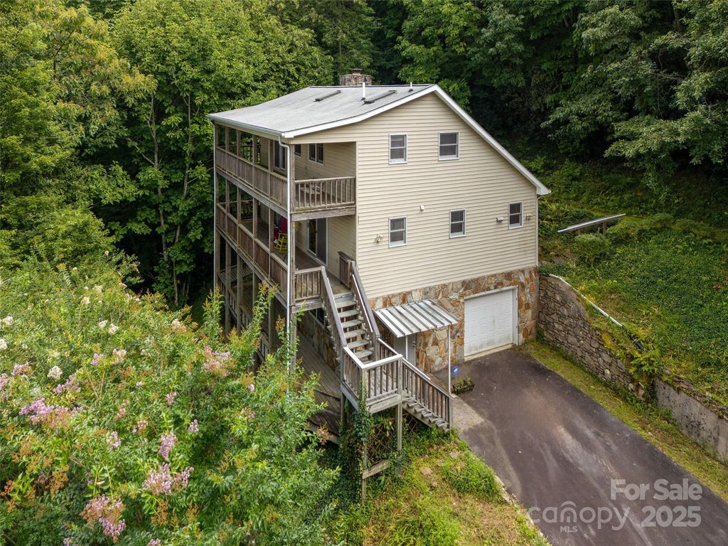 94 Marcellina Drive 10 & 12, Fairview, NC 28730