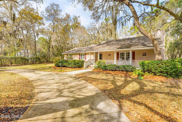 9 Spring Knob Circle, Beaufort, SC 29907