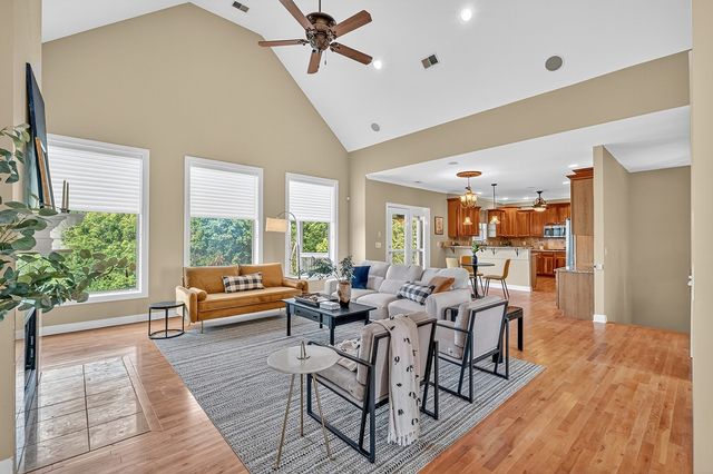 456 Summit Oaks Dr, Nashville, TN 37221