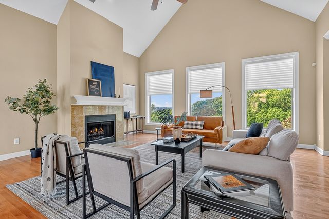 456 Summit Oaks Dr, Nashville, TN 37221