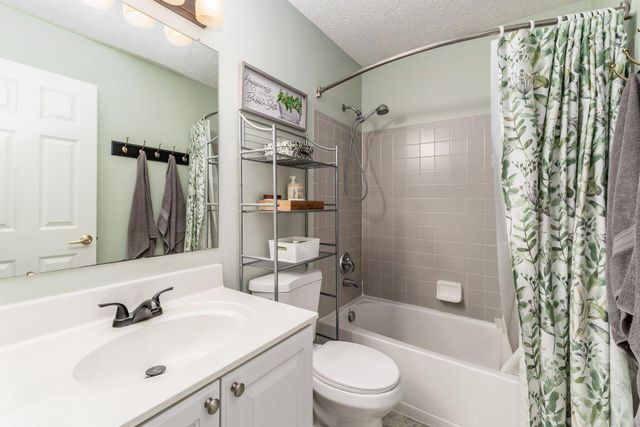 435 Vanderbuilt Street, Pickerington, OH 43147