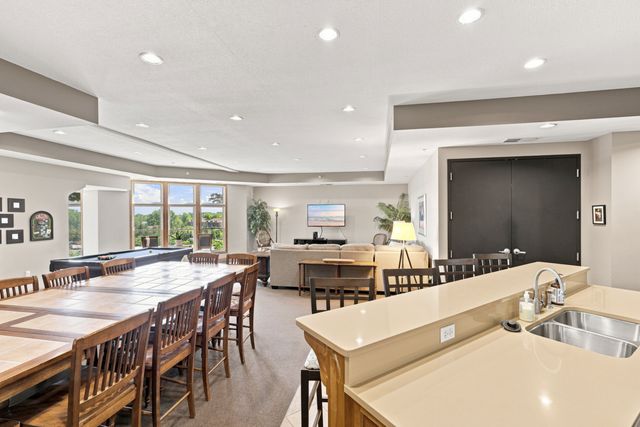150 E Travelers Trail 323, Burnsville, MN 55337