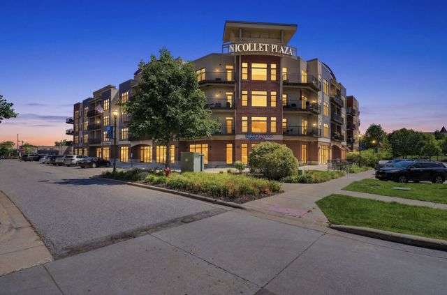 150 E Travelers Trail 323, Burnsville, MN 55337