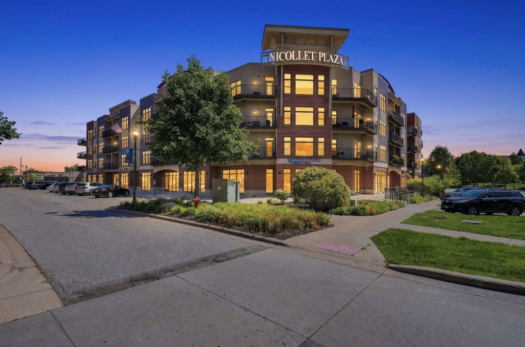 150 E Travelers Trail 323, Burnsville, MN 55337 — photo 2
