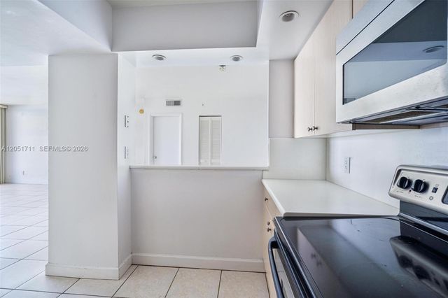 5600 Collins Avenue 7J, Miami Beach, FL 33140