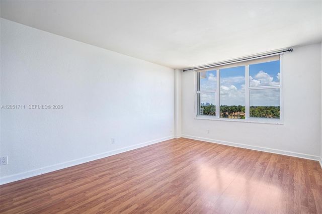 5600 Collins Avenue 7J, Miami Beach, FL 33140