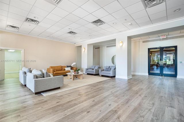 5600 Collins Avenue 7J, Miami Beach, FL 33140