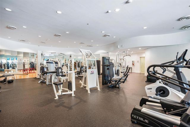 5600 Collins Avenue 7J, Miami Beach, FL 33140