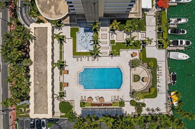 5600 Collins Avenue 7J, Miami Beach, FL 33140