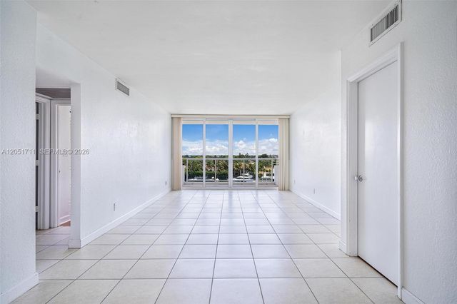 5600 Collins Avenue 7J, Miami Beach, FL 33140