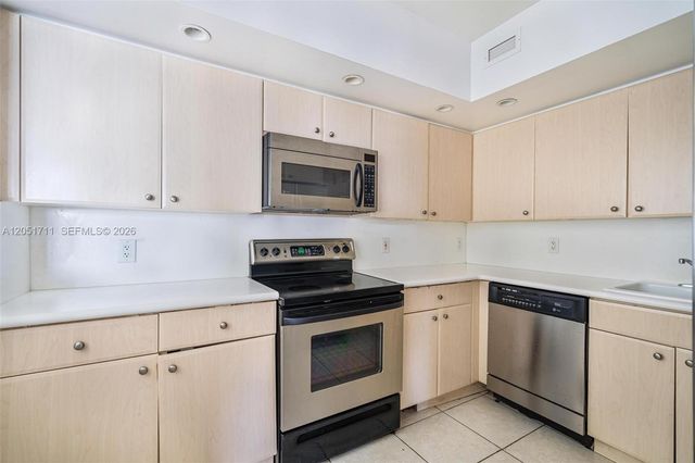 5600 Collins Avenue 7J, Miami Beach, FL 33140