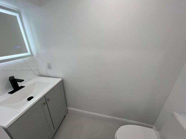 2850 NW 7th Street, Fort Lauderdale, FL 33311