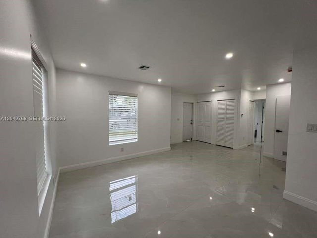 2850 NW 7th Street, Fort Lauderdale, FL 33311