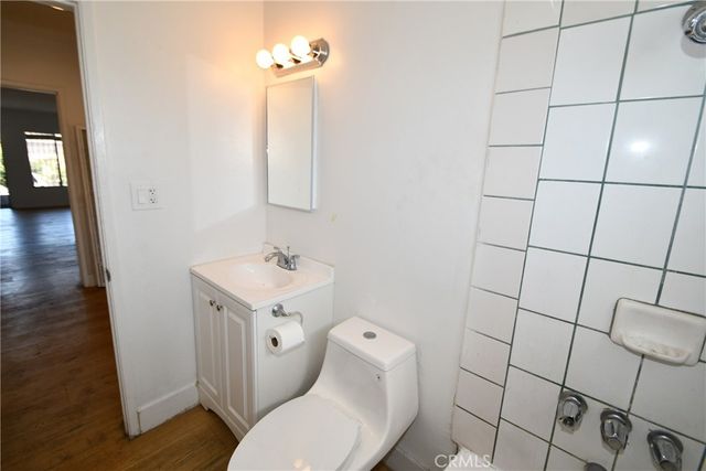 7104 san pedro, Los Angeles, CA 90003