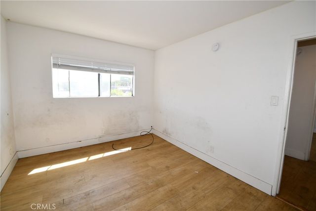 7104 san pedro, Los Angeles, CA 90003