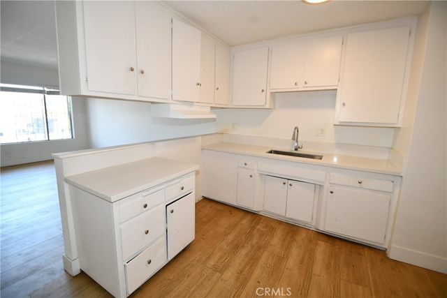 7104 san pedro, Los Angeles, CA 90003