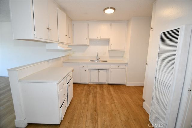 7104 san pedro, Los Angeles, CA 90003