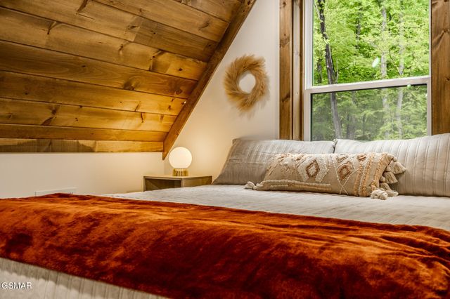 228 Braydens Way, Gatlinburg, TN 37738