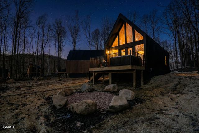 228 Braydens Way, Gatlinburg, TN 37738