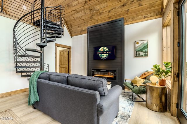 228 Braydens Way, Gatlinburg, TN 37738