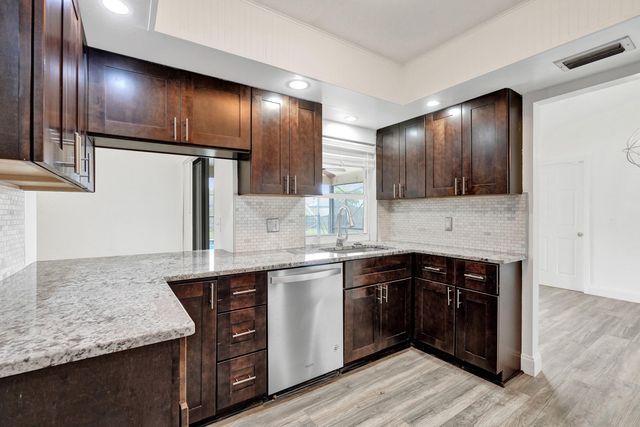 5127 E Woodstone Cir Circle E, Lake Worth, FL 33463