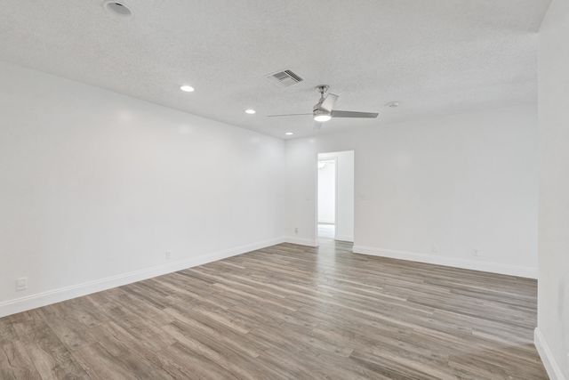 5127 E Woodstone Cir Circle E, Lake Worth, FL 33463