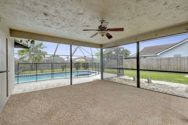 5127 E Woodstone Cir Circle E, Lake Worth, FL 33463
