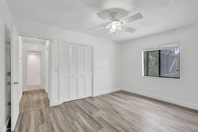 5127 E Woodstone Cir Circle E, Lake Worth, FL 33463