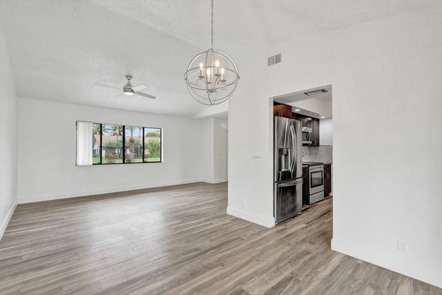 5127 E Woodstone Cir Circle E, Lake Worth, FL 33463