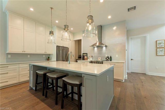 158 Cambria LN, Naples, FL 34112