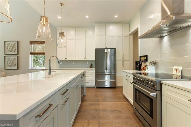 158 Cambria LN, Naples, FL 34112