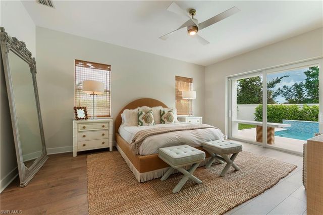 158 Cambria LN, Naples, FL 34112