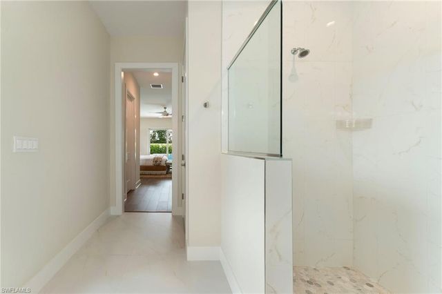 158 Cambria LN, Naples, FL 34112