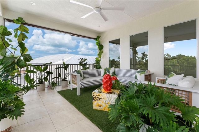 158 Cambria LN, Naples, FL 34112