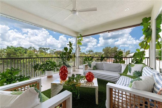 158 Cambria LN, Naples, FL 34112