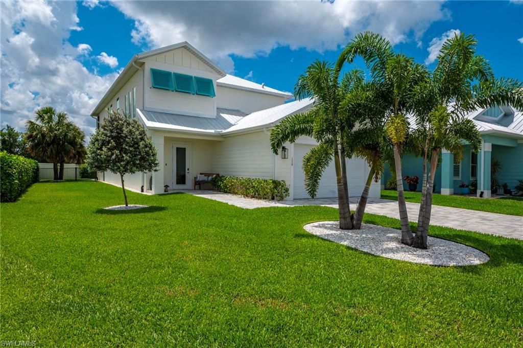 158 Cambria LN, Naples, FL 34112