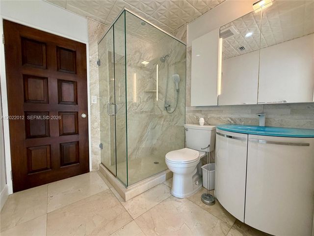 3226 NE 168th St 3226, North Miami Beach, FL 33160