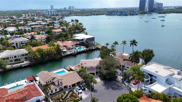 3226 NE 168th St 3226, North Miami Beach, FL 33160
