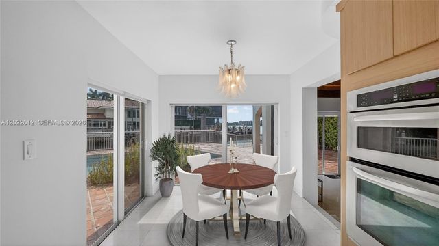 3226 NE 168th St 3226, North Miami Beach, FL 33160
