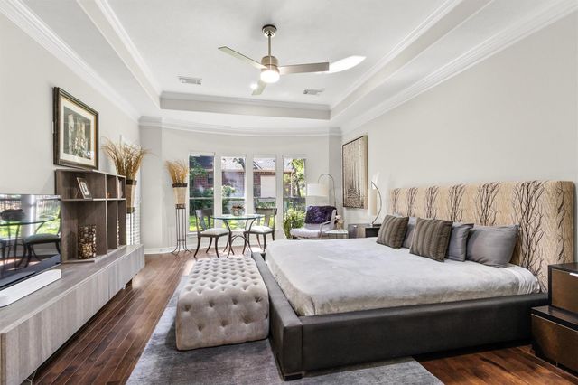 145 W Shore Drive, Montgomery, TX 77356