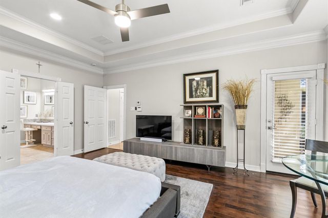 145 W Shore Drive, Montgomery, TX 77356