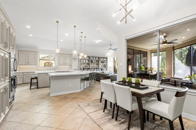 145 W Shore Drive, Montgomery, TX 77356