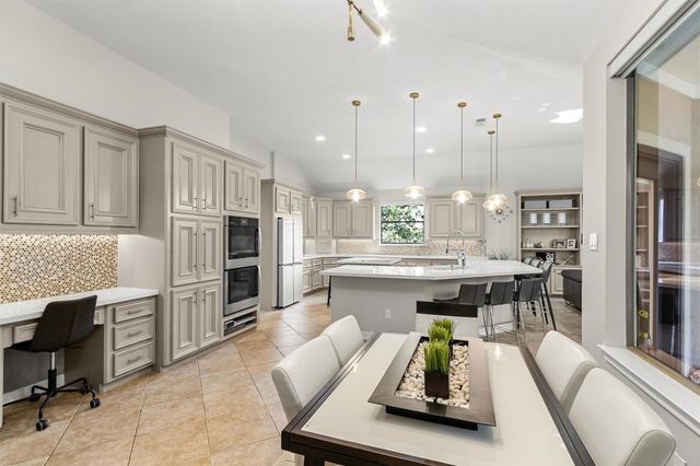 145 W Shore Drive, Montgomery, TX 77356