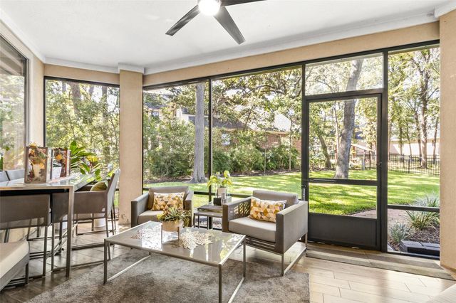 145 W Shore Drive, Montgomery, TX 77356