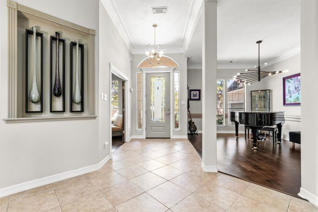 145 W Shore Drive, Montgomery, TX 77356