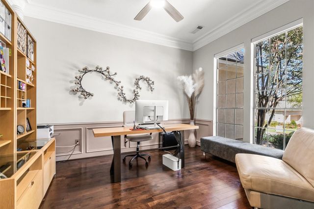 145 W Shore Drive, Montgomery, TX 77356