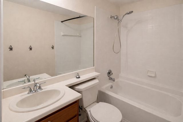 1411 GRACY FARMS LN 16, Austin, TX 78758